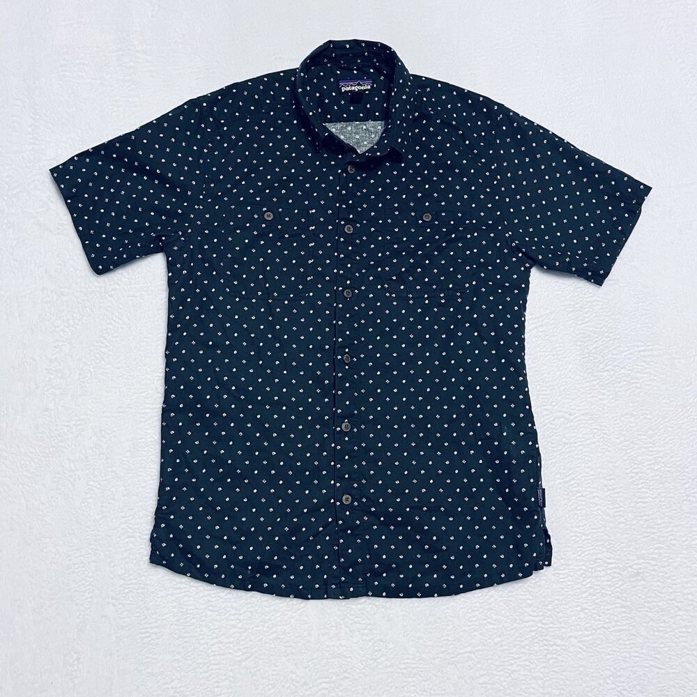 Patagonia Shirt Men's Size M Blue Organic Symbols Cotton Short Sleeve Button Up